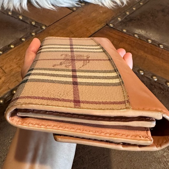 BURBERRY Long Wallet - Picture 17 of 17
